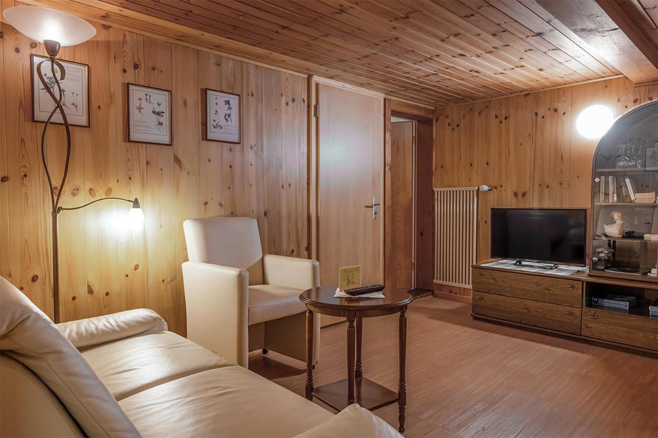 Hotel-Restaurant Drei Tannen ベルヴァルト エクステリア 写真