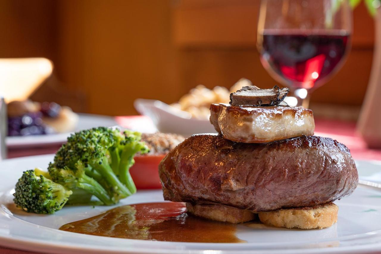 Hotel-Restaurant Drei Tannen ベルヴァルト エクステリア 写真