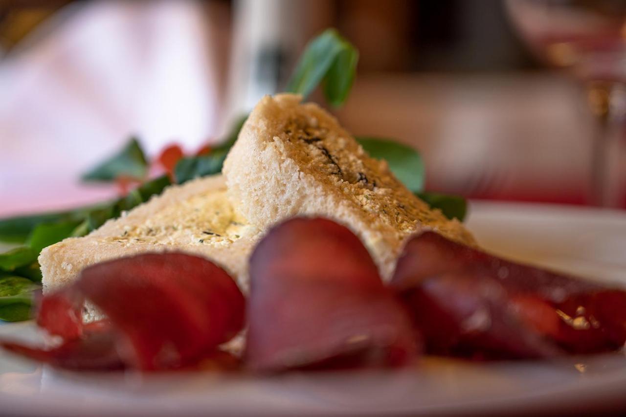 Hotel-Restaurant Drei Tannen ベルヴァルト エクステリア 写真