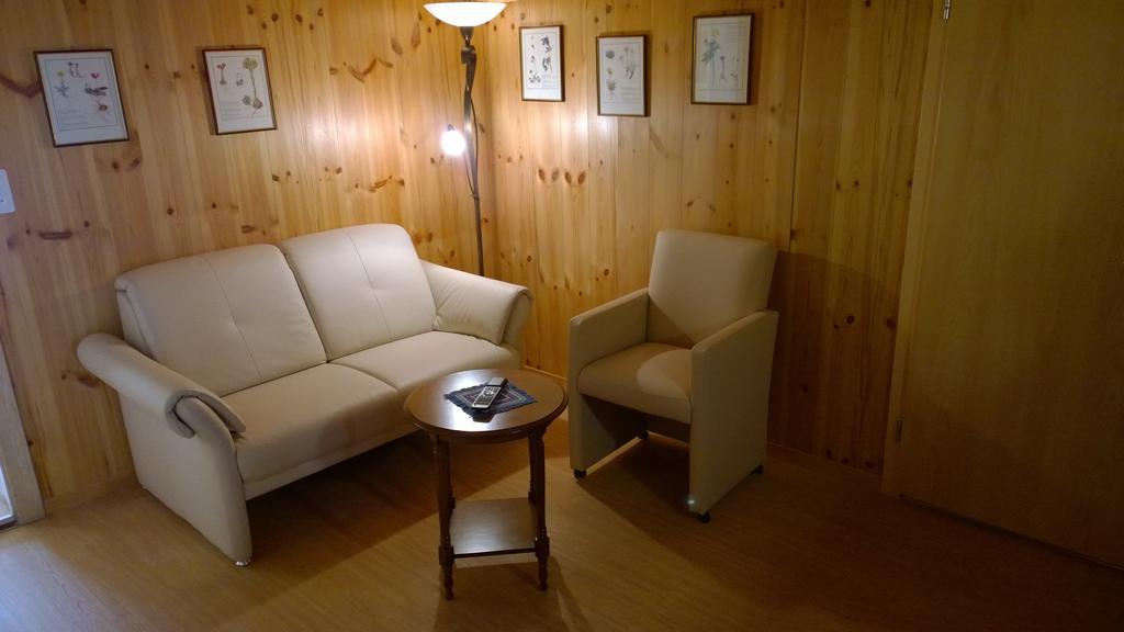 Hotel-Restaurant Drei Tannen ベルヴァルト 部屋 写真