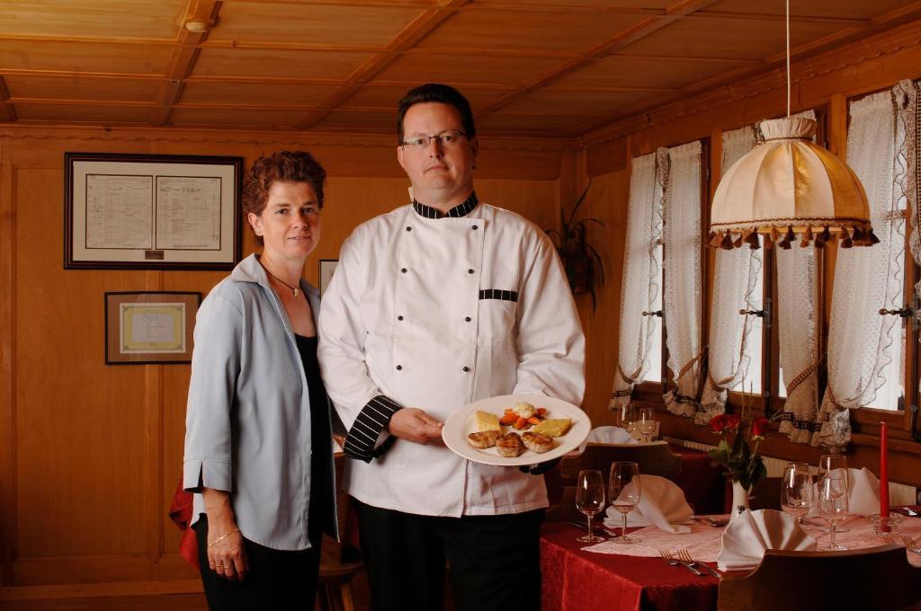 Hotel-Restaurant Drei Tannen ベルヴァルト エクステリア 写真